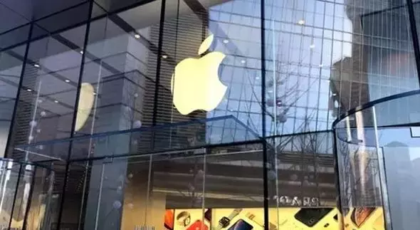 iPhone官方史上最大折扣!4千出头买XR,顺便还黑了安卓一手