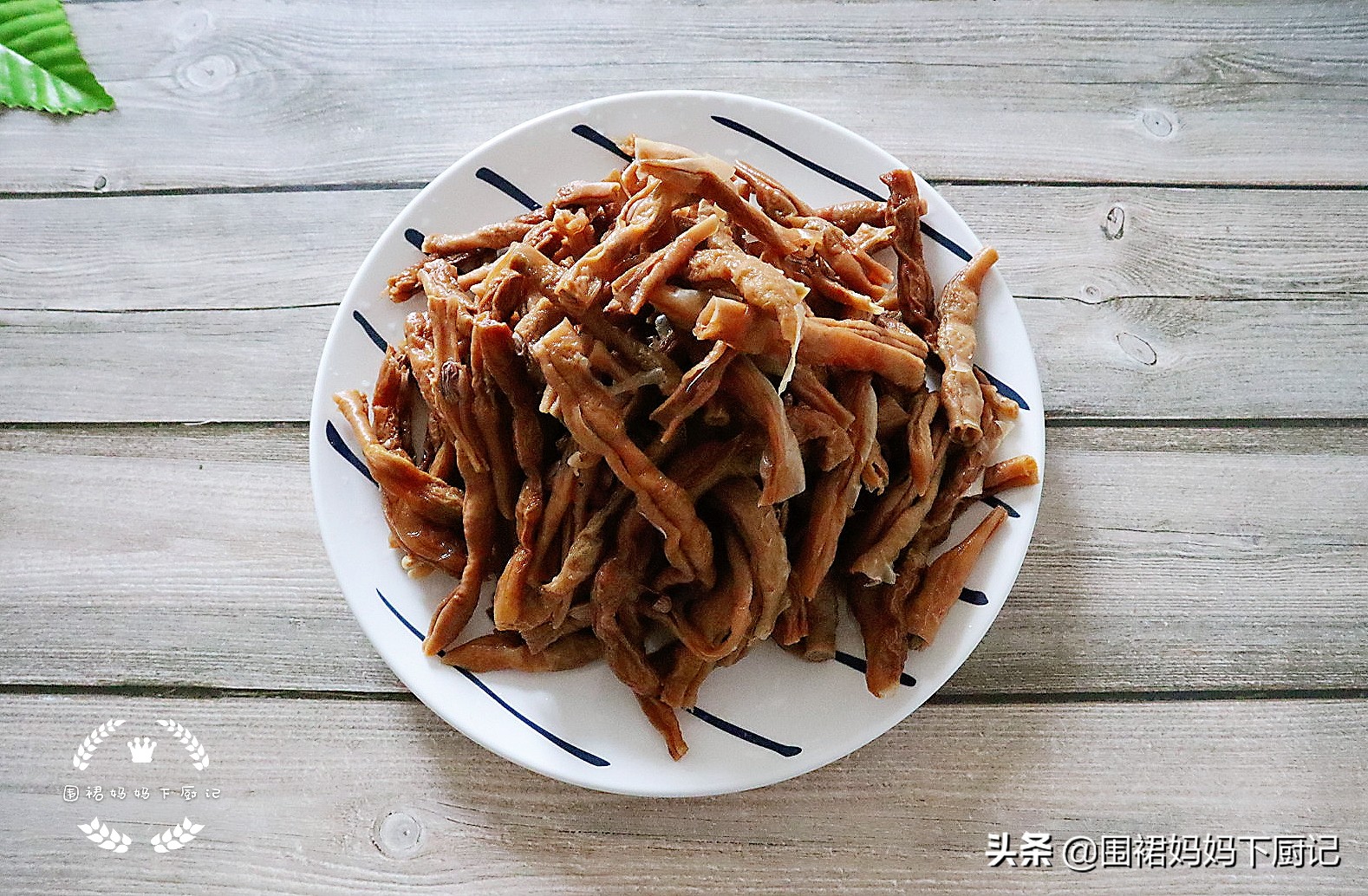 天热没胃口，试试这道菜，豆角软香弹牙，肉片肥而不腻，好吃下饭