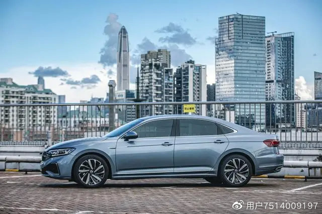 试驾｜摆脱以往的商务气息，试驾上汽大众新帕萨特330TSI