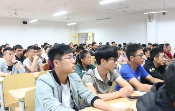 大学课堂允许蹭课吗？想去旁听的同学需了解，听这些课容易被撵走