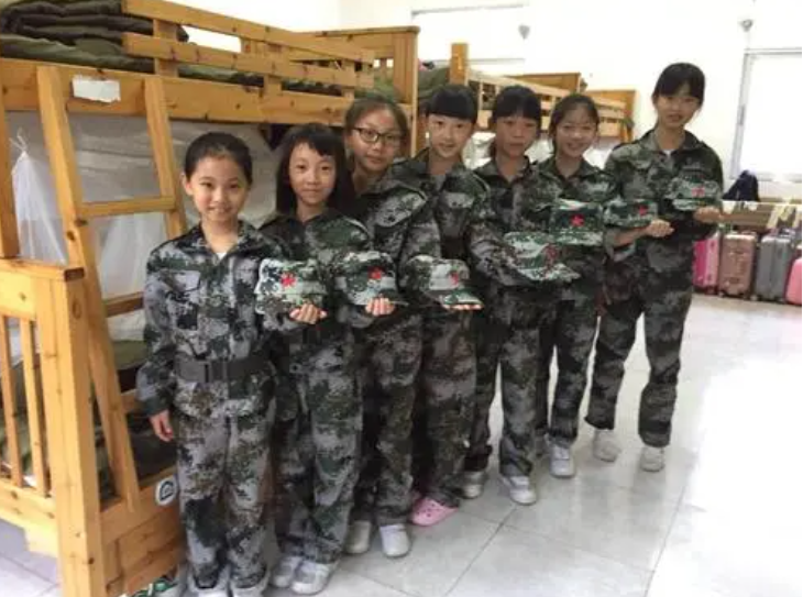 军训本是为了磨炼学生意志，如今却“变了味”，军训的意义何在