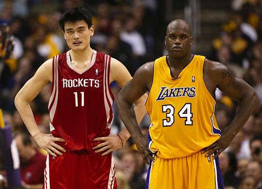 姚明为什么能打nba(02年姚明为何能成NBA状元，只因为中国市场吗？答案真不是如此)