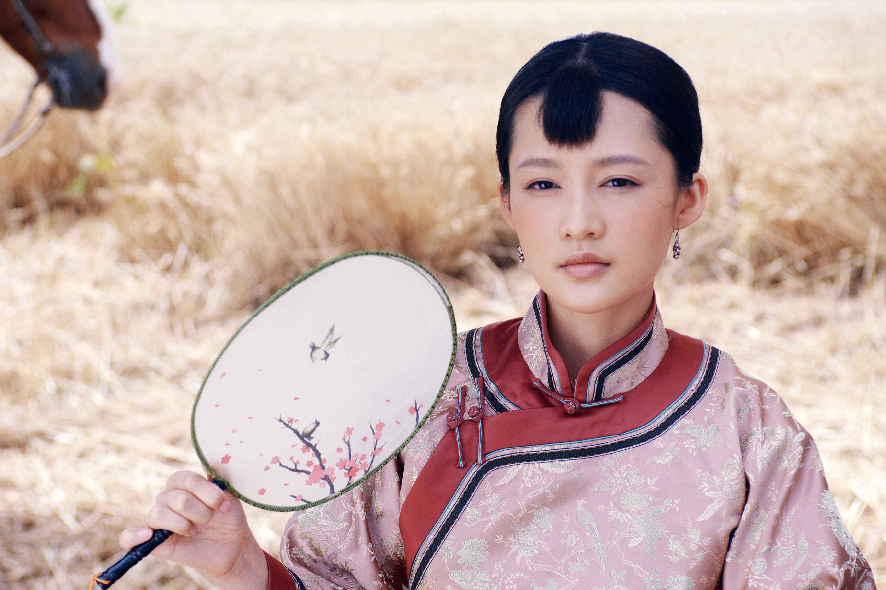 《白鹿原》：田小娥短暂的一生，在几个男人之间徘徊着耗尽了