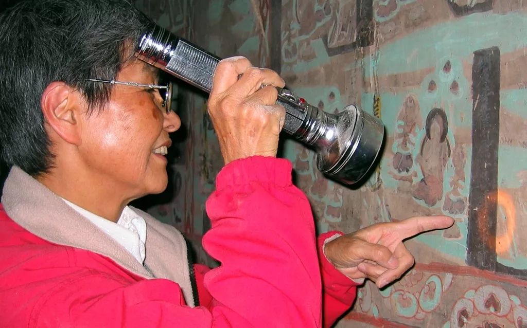 这位传奇女性，生于京，长于沪，却是敦煌的女儿