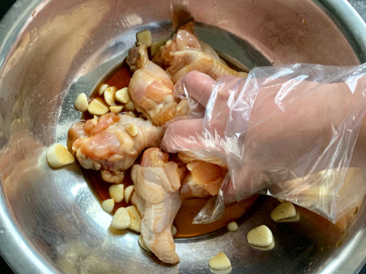 给啥都不换的蛋黄焗鸡翅，看着就流口水，太过瘾了