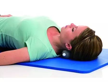 刘诗诗倪妮美丽的“天鹅颈”，平时是如何“护理”的？