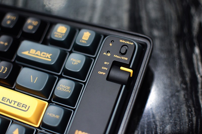 个性十足 与众不同 Lofree洛斐小浪蓝牙机械键盘