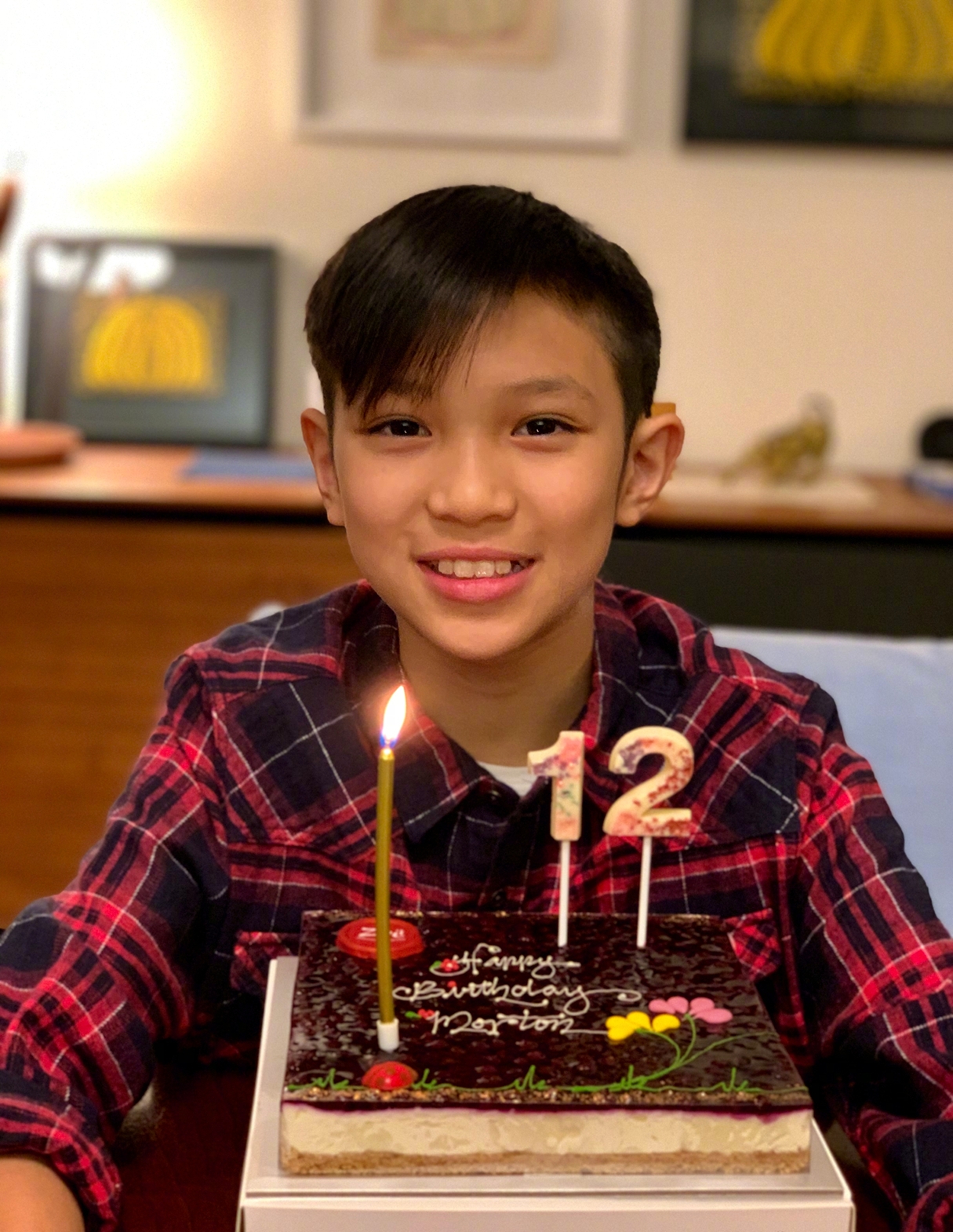 袁咏仪晒儿子童年照为其庆祝15岁生日，魔童眼睛一睁一闭超软萌