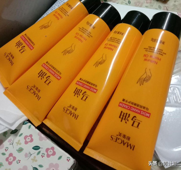 別讓雙手暴露你的年齡！推薦4種超潤護(hù)手霜，便宜好用好聞還好看