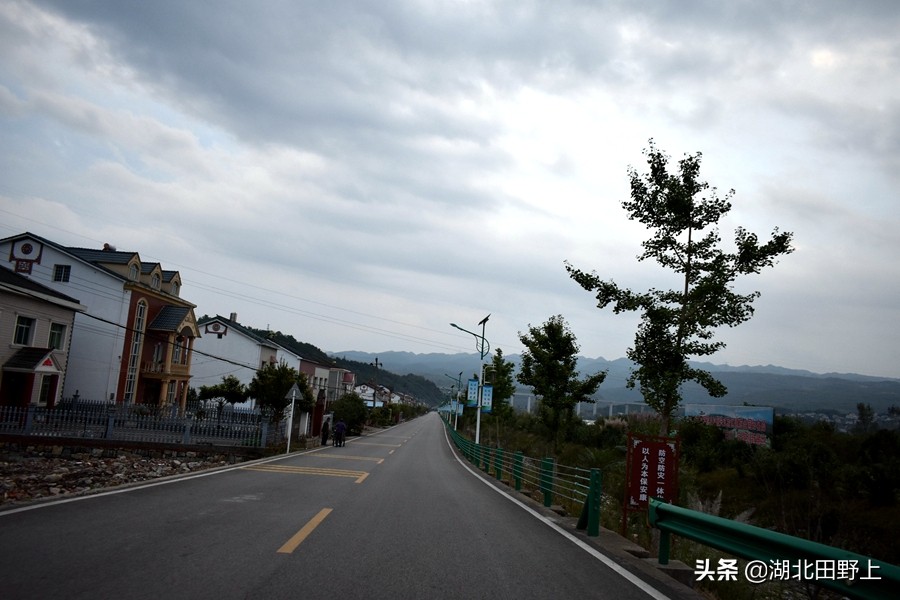 田野上團(tuán)隊(duì)下鄉(xiāng)小記丨走進(jìn)省級美麗鄉(xiāng)村示范村—分鄉(xiāng)鎮(zhèn)百里荒村