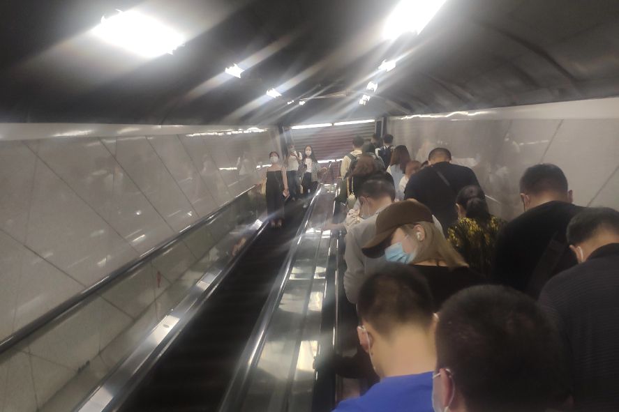 上班的旅途一路前行，记录美好生活