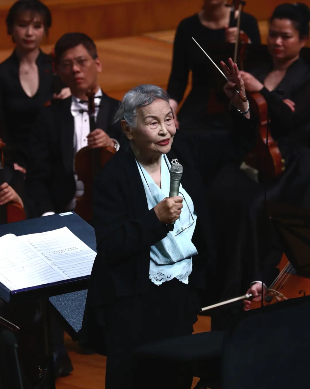 "人生不老,爱乐不息,郑小瑛教授对于音乐从一而终的热爱让