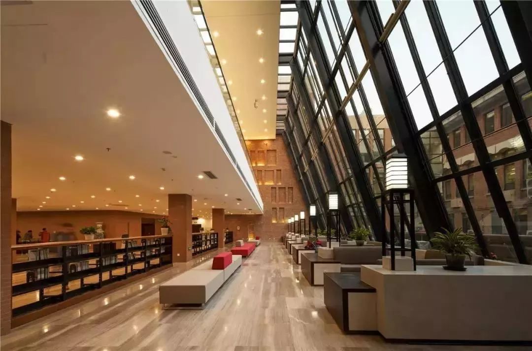 我国10大最美大学图书馆，各有特色令人神往，多图预警请欣赏