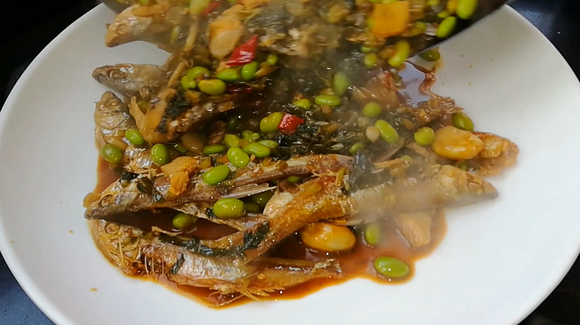 淮扬菜大厨教你白水鱼干吃不腻做法，鱼肉鲜香板结，开胃下饭