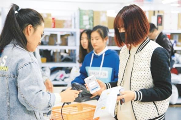 还没开学，准大学生入学开销已经过万，1500的生活费真的够吗