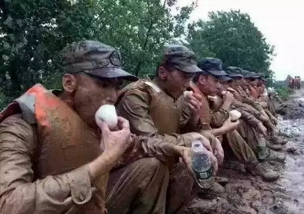 军用野战食品和压缩干粮
