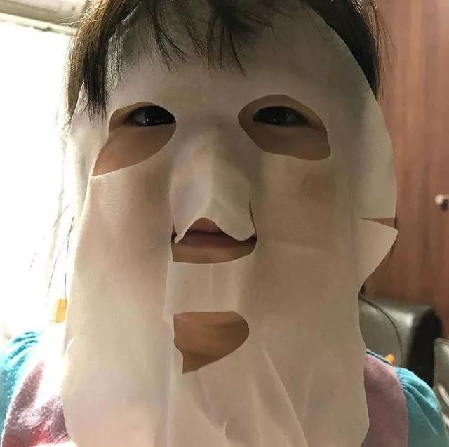 岛国这群父母专拍孩子的沙雕照片上传网络，是亲生的，没错了