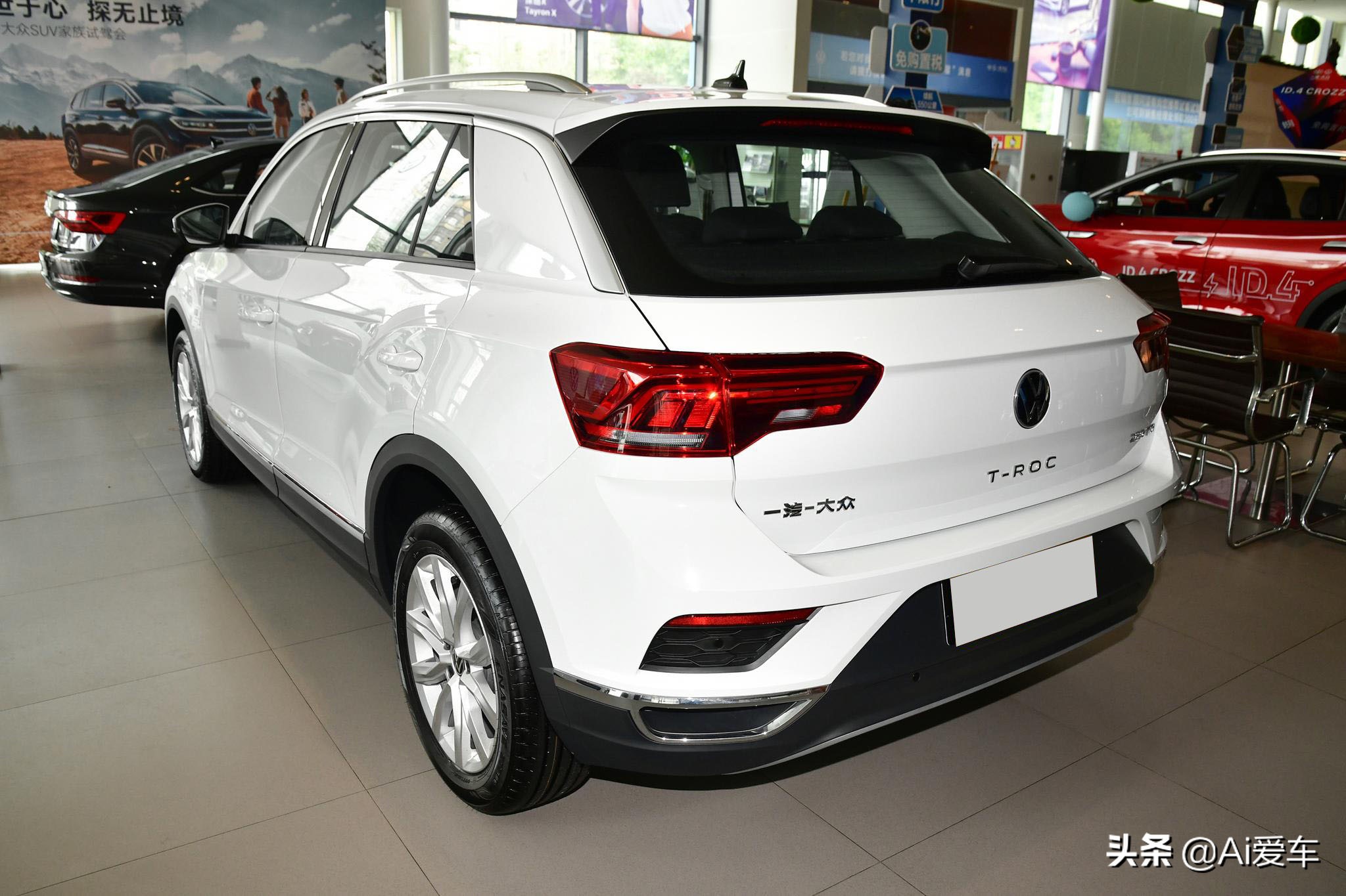 便宜好停车，自动挡合资灵巧SUV，油耗不到6L，实拍大众T-ROC探歌