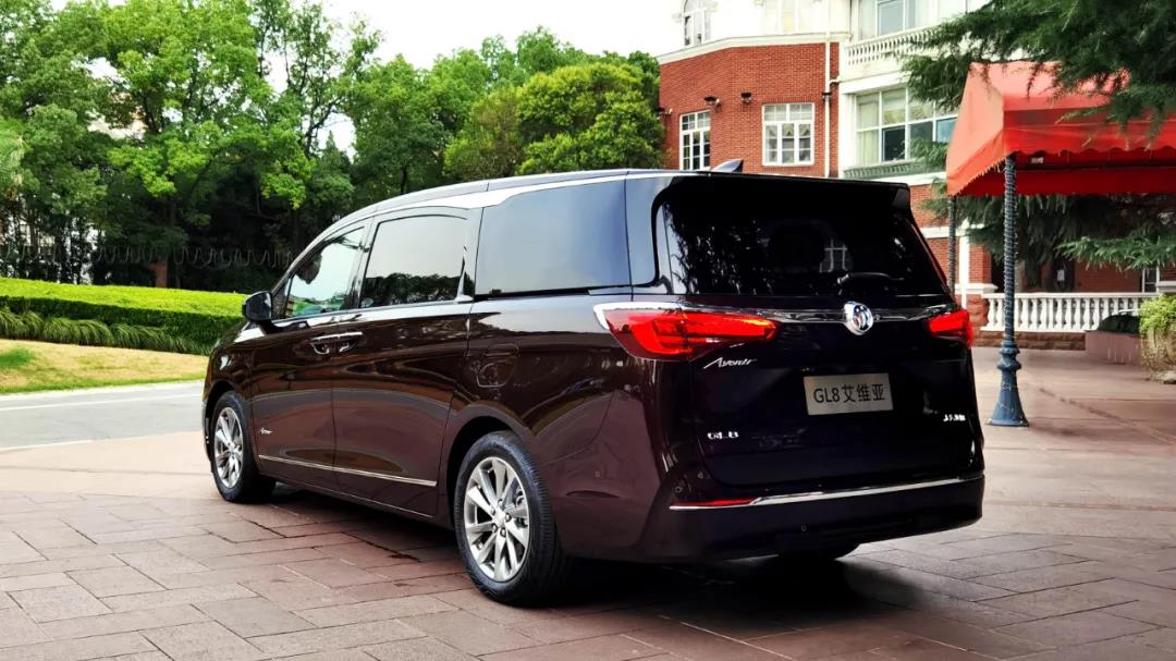 细节进化升级更具竞争力的2022款别克gl8艾维亚六座贤礼版