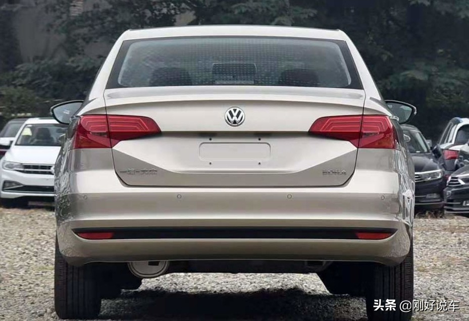 宝来传奇为什么比2021款宝来便宜，谁更值得买？