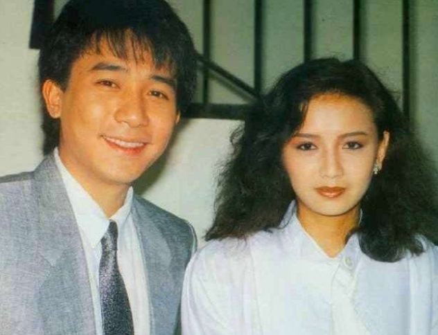 “好闺蜜变陌路人”的8对女星，有的背后插刀，有的嫁给闺蜜男友