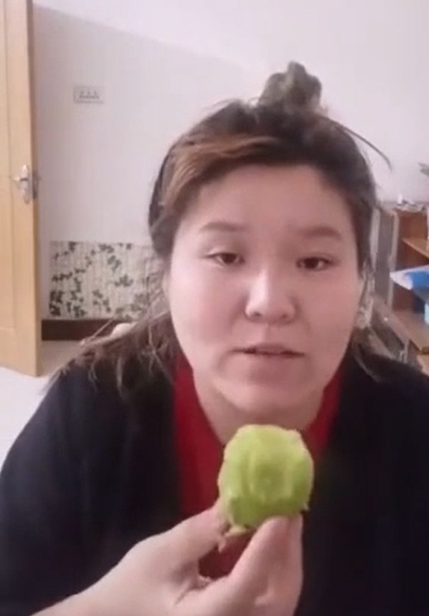 除了模仿,郭老师说过的话还被网友二次加工,通过剪辑