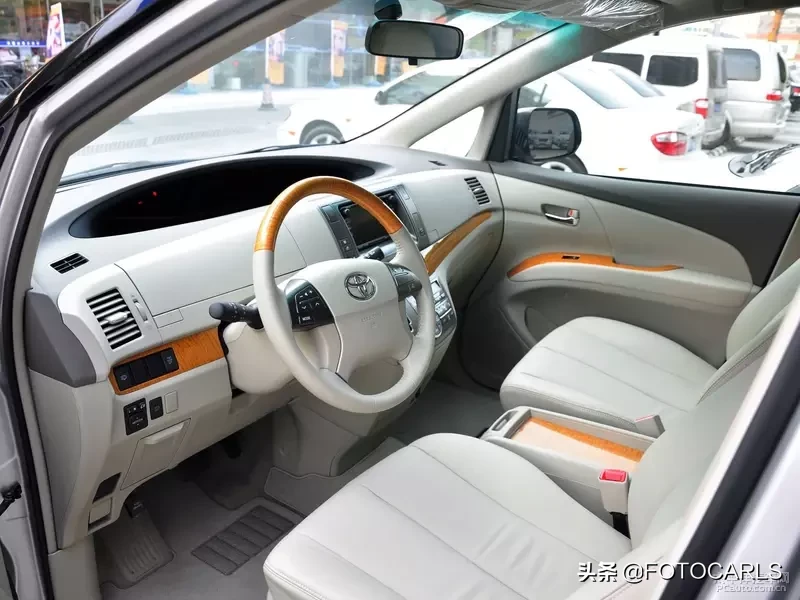 丰田大霸王2.4L 7座实拍，深入民心的商旅MPV，国产必然大卖？