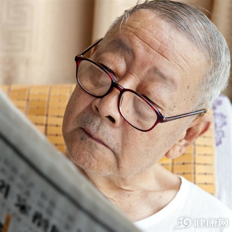 眼睛凹陷如何恢复饱满状态及眼部护理方法
