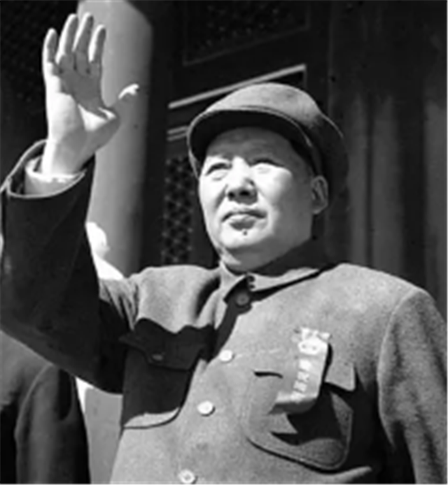 毛主席拒穿防弹服：自信人民是不会搞我的