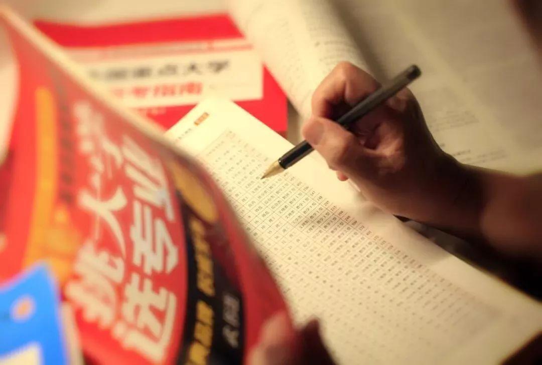 武汉学费最贵的3所大学，一年学费2万起，家里没矿，不建议报考