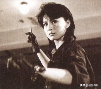 由四位“打女”同框的《霸海红英》，说一说港片中的动作女星