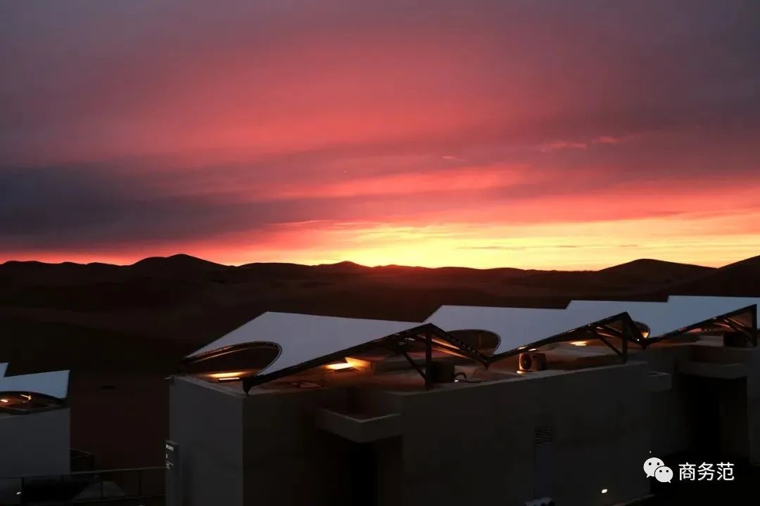 住国内最火野奢沙漠酒店，推开窗就是浩瀚大漠，星空晚宴太浪漫…
