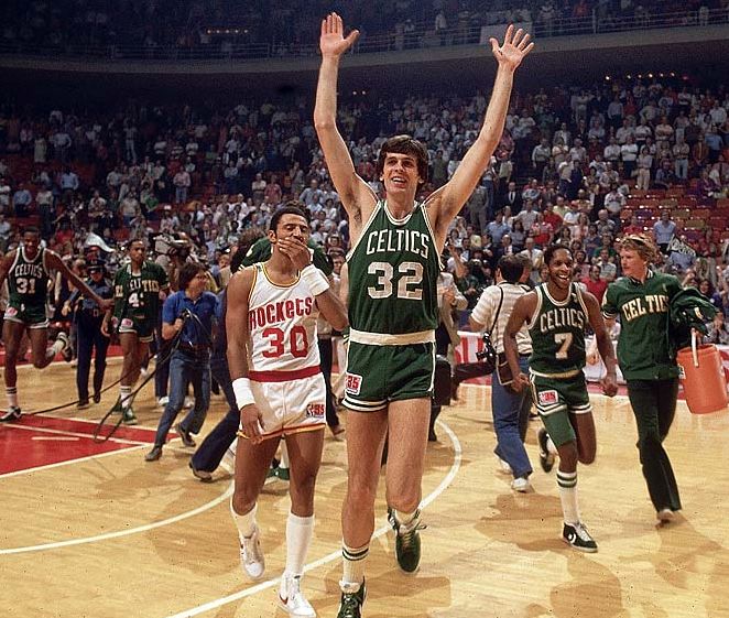 4%那年的季后赛麦克海尔的强硬也是让诸多球迷动容对雄鹿的系列赛里第