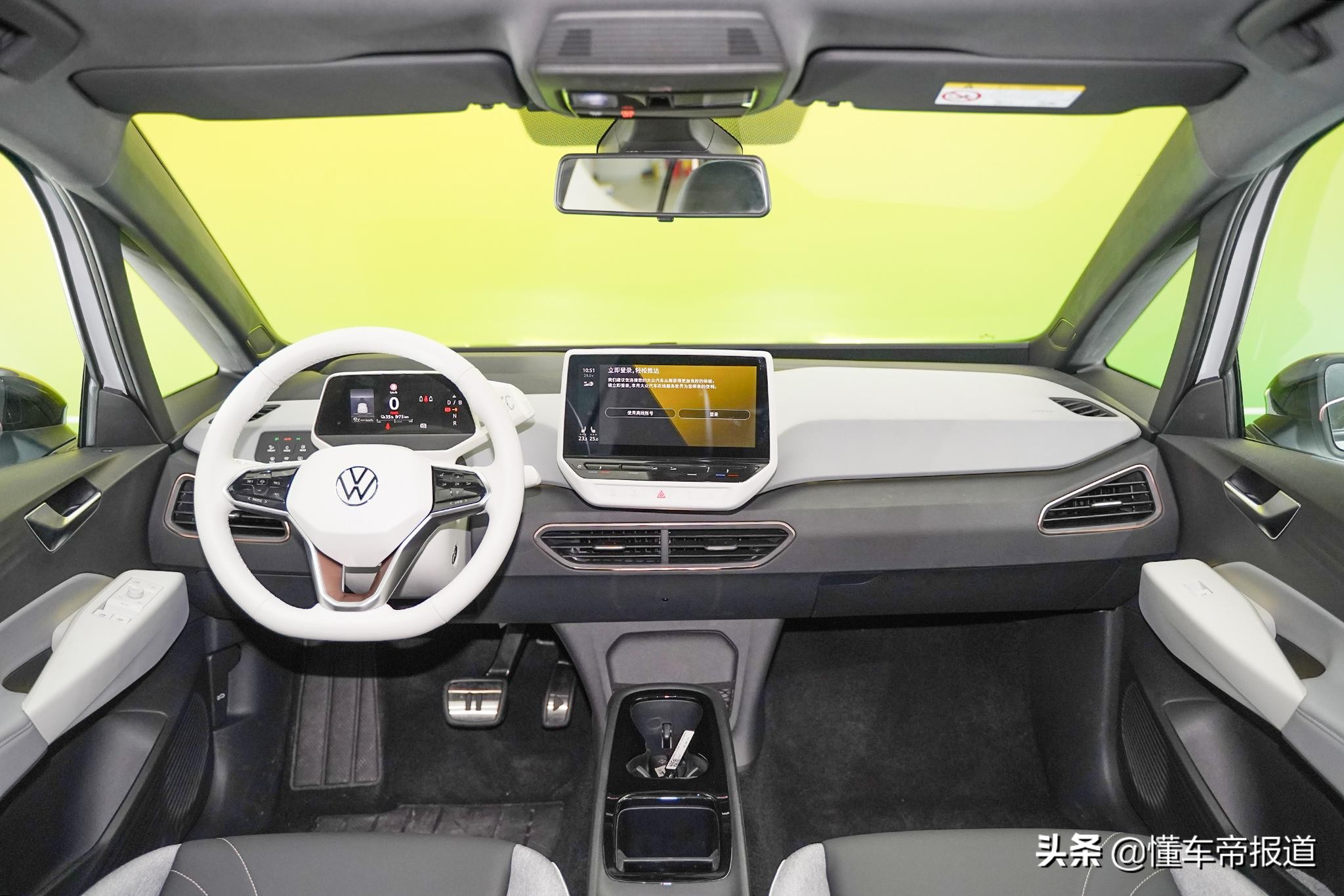 新车 </p><p>　　 售15.9888万元起，上汽大众ID.3上市，NEDC续航里程430公里
