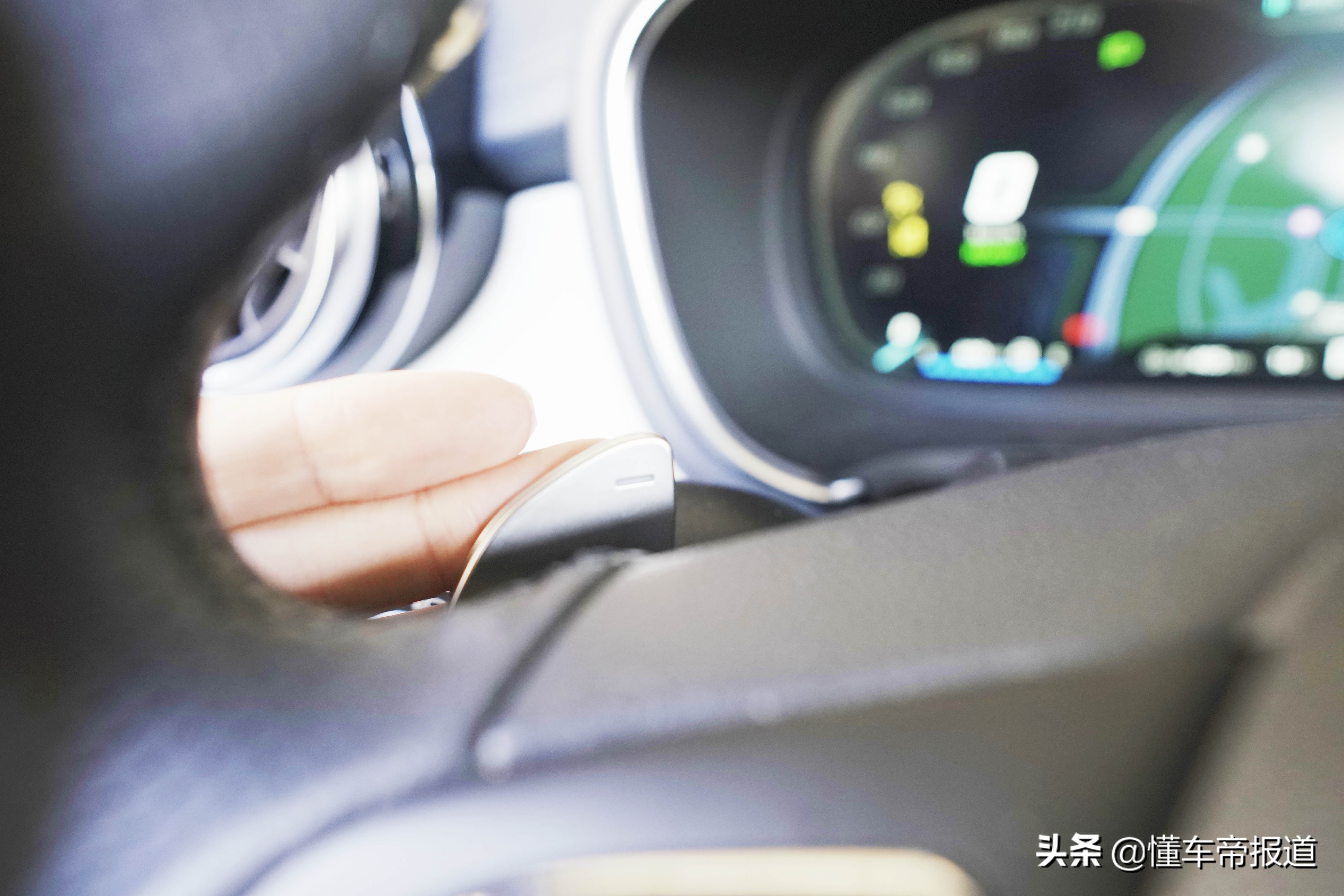 名爵eHS抢先试驾！6.6秒破百，新增哥本哈根蓝配色