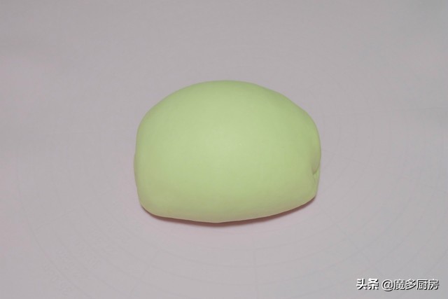 春饼这么做，不用油也不粘，卷上合菜最好吃，每年立春必做它！