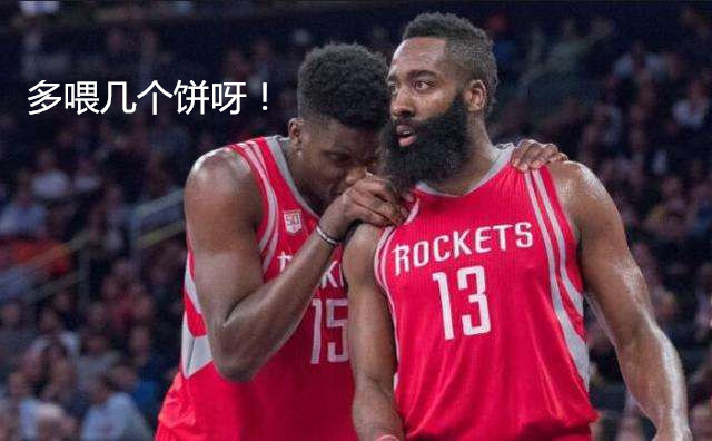 为什么nba中锋跑得快(一攻一防看出为什么NBA只有一个饼皇！上一秒盖帽，下一秒就吃饼)