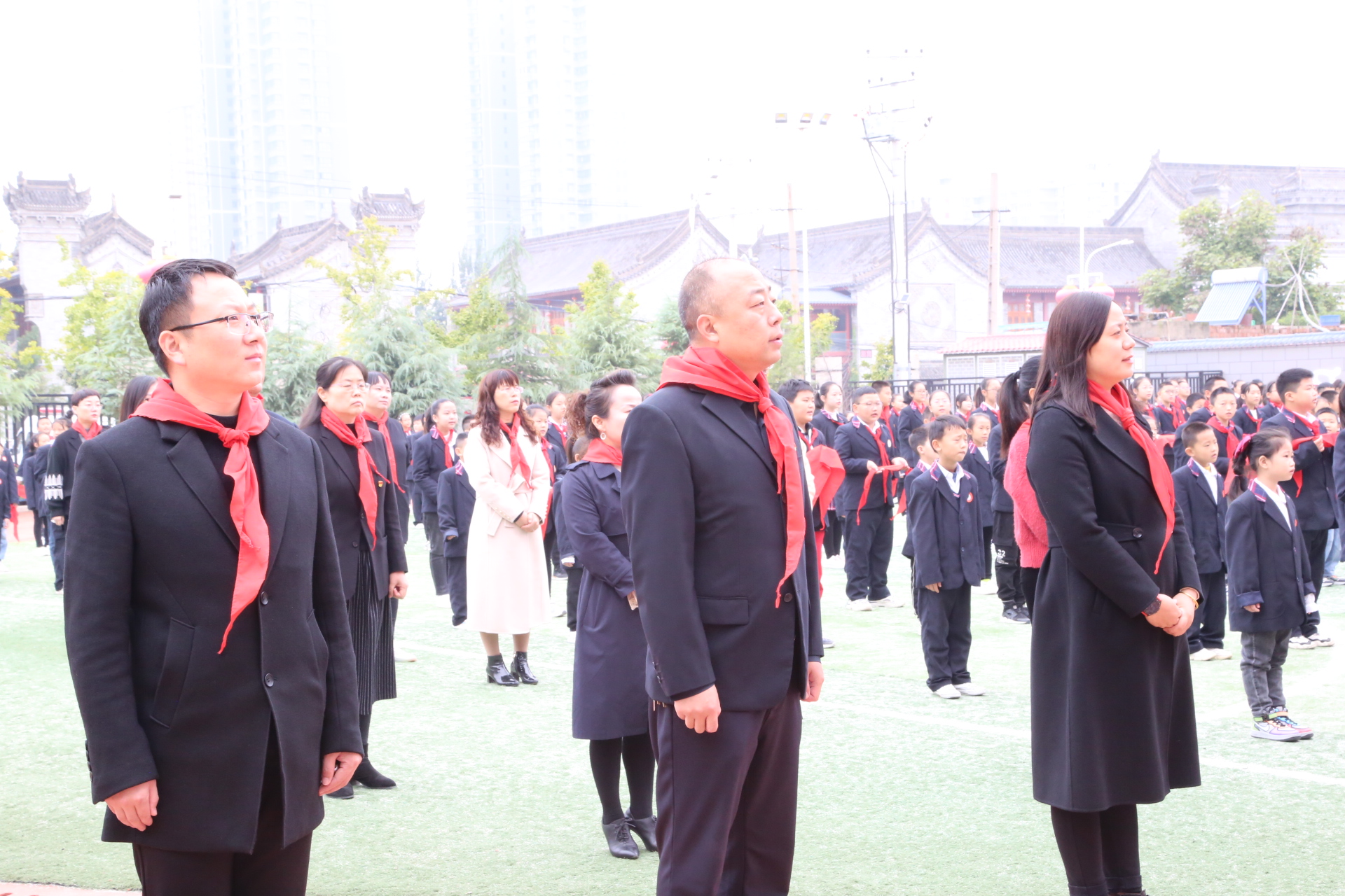 请党放心强国有我育红小学举行建队日主题活动暨入队仪式