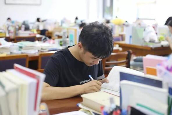 大学四年，3场考试含金量高，是找工作的敲门砖，大一新生别错过