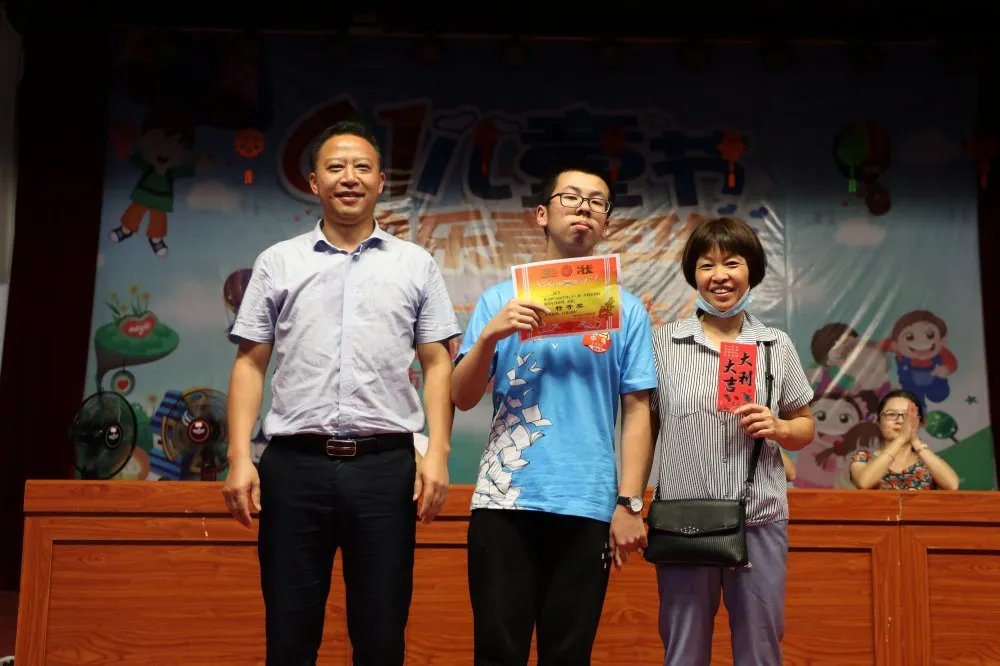 宁德市实验学校：坚守28天，中考的胜利将属于我们——初三年段举行中考市质检表彰大会和家长会