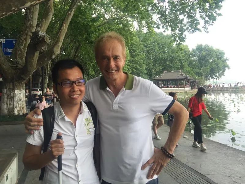 为了看一部电影，有人等了35年