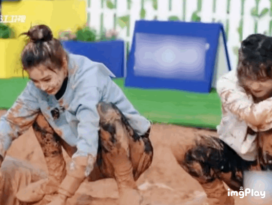 杨颖出道18年,代表作有:黄晓明和《跑男》