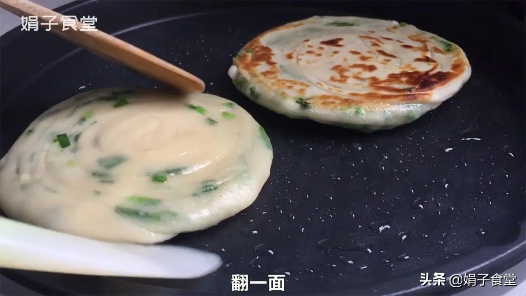 蔥油餅的做法,蔥油餅的做法和配方 酥脆蓬松