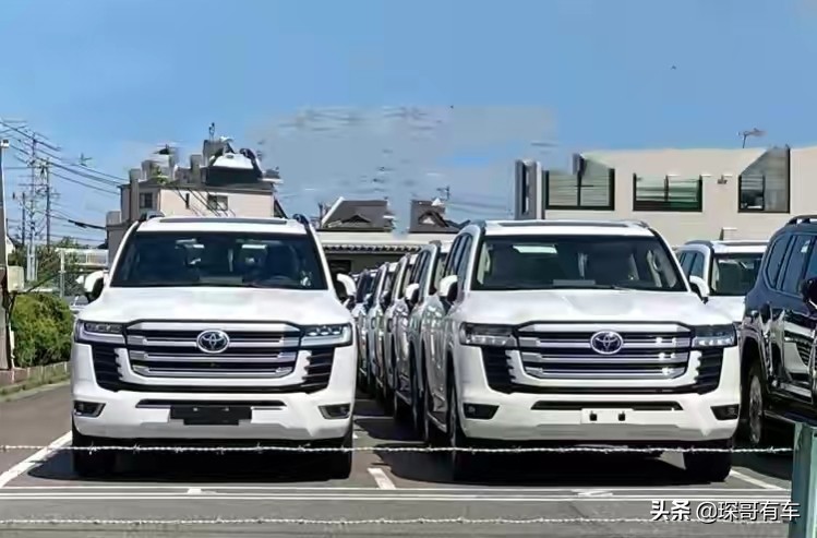 2022款丰田陆地巡洋舰5700豪华版正式上市