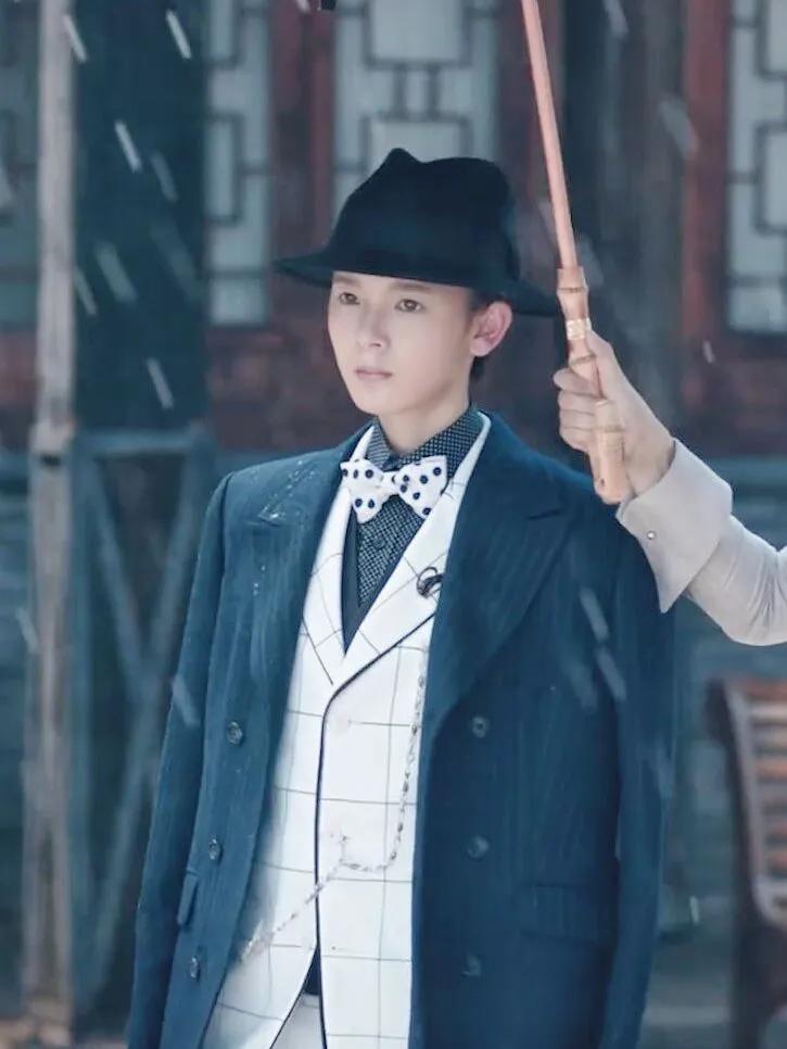 别以为贴个胡子就是女扮男装，这6位女星的男装太帅，真不糊弄人