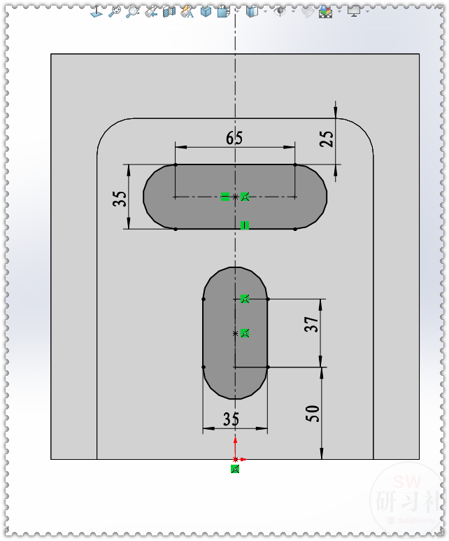 用SolidWorks画的钣金底壳，需要画两个成形工具，所以步骤比较多