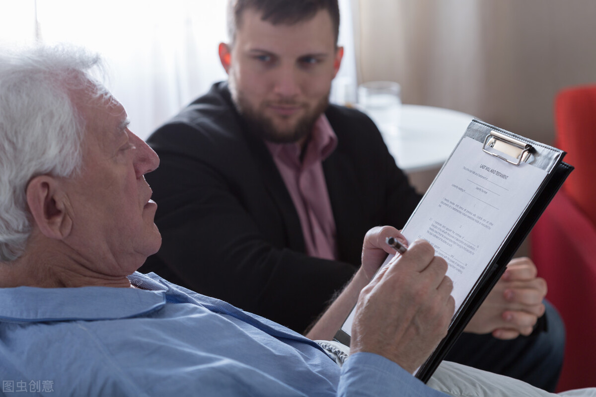 遗嘱继承和法定继承冲突时，哪一种继承方式优先？民法典这样规定