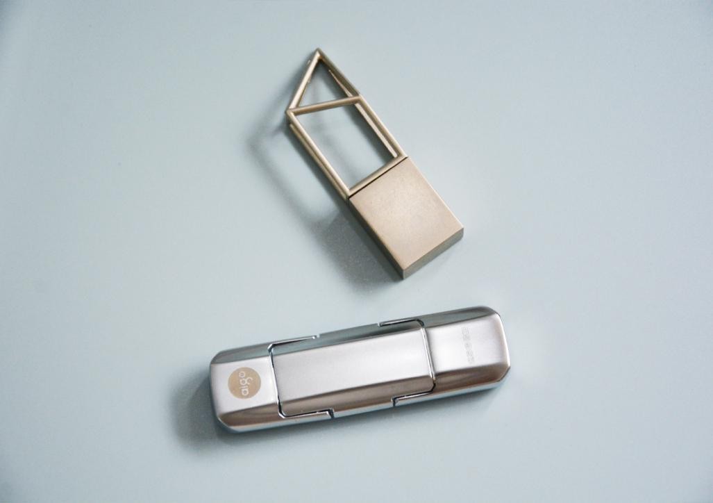 u盘接口类型有带网卡的u盘吗