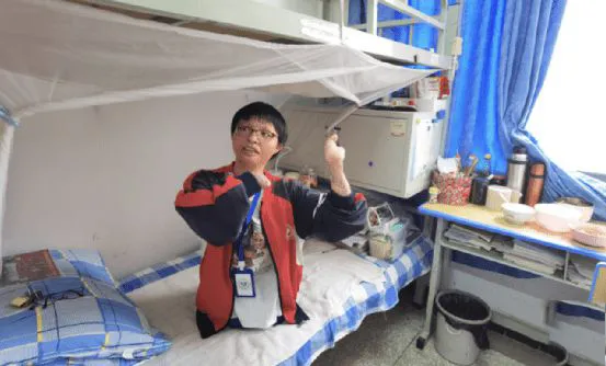 截肢男孩高考684分刷屏，感动的一幕发生了：人生苦难，皆有偿还