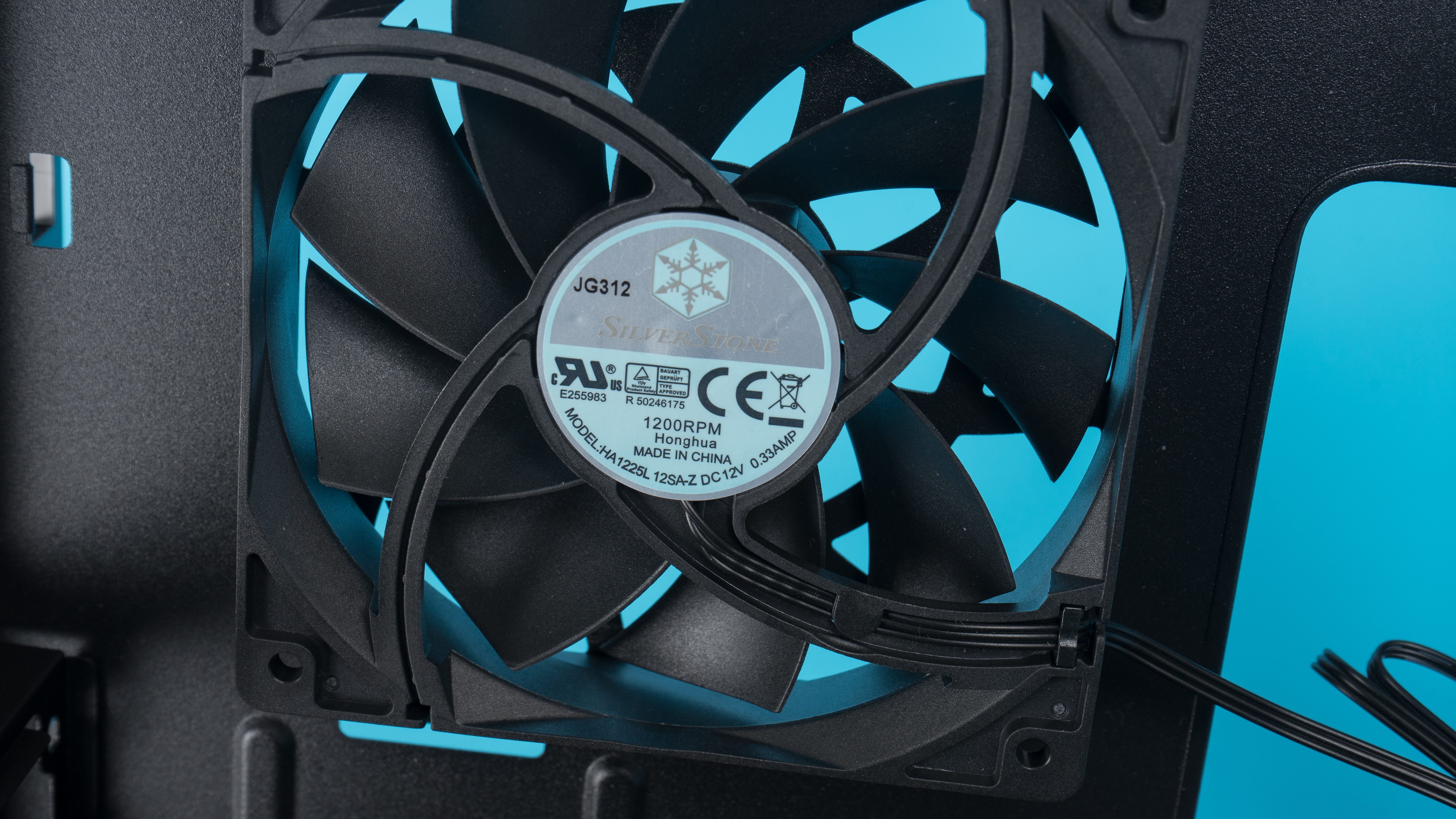 搭建R9 3900X ITX垂直风道机箱，12核PR渲染输出快，超频也无压力